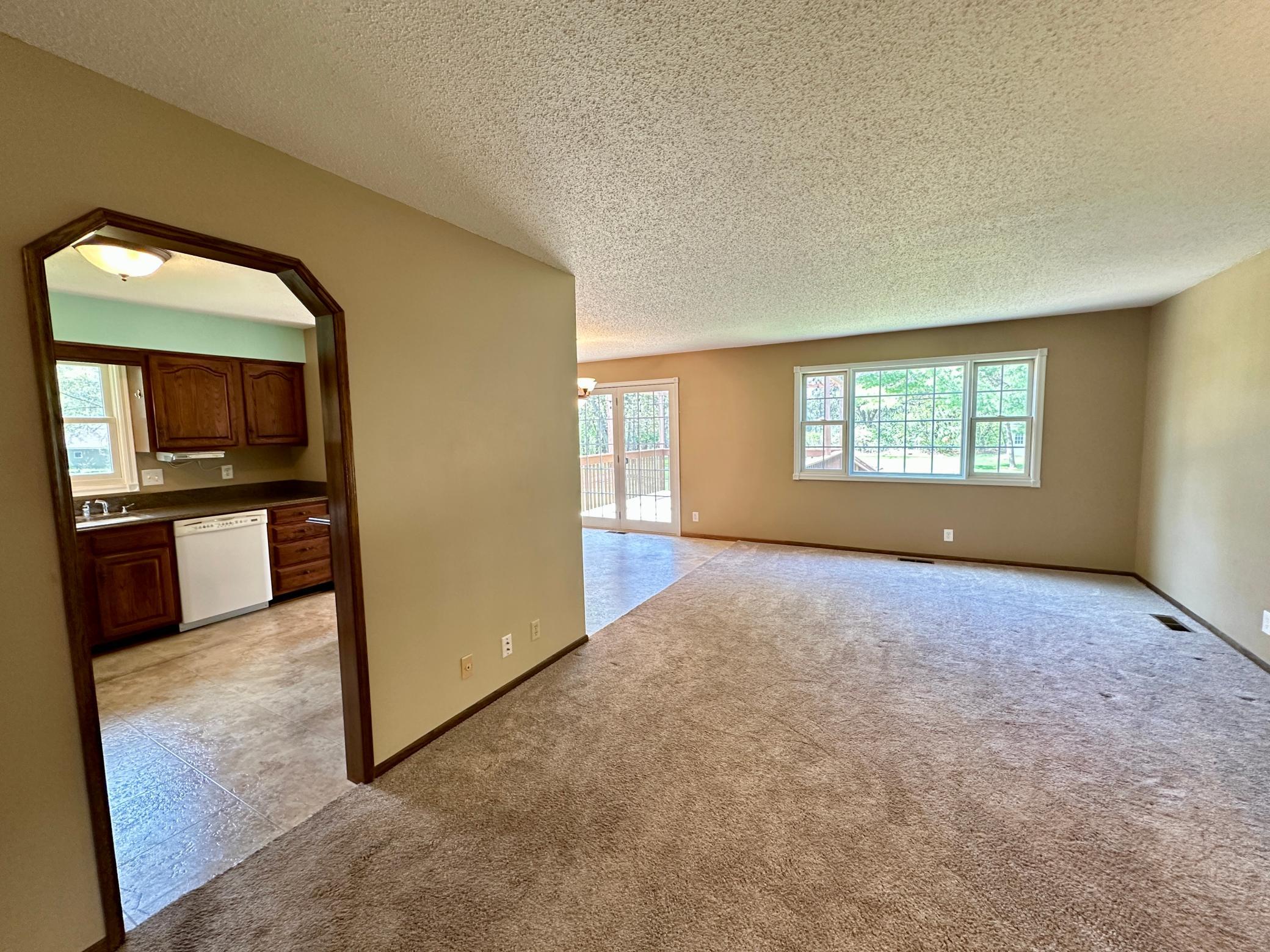 7779 Meadowview Trail