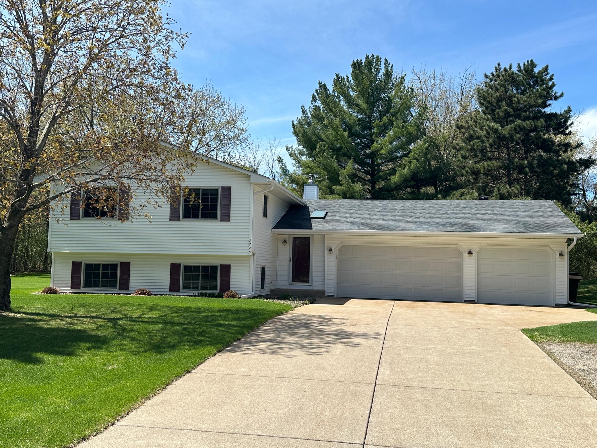 7779 Meadowview Trail