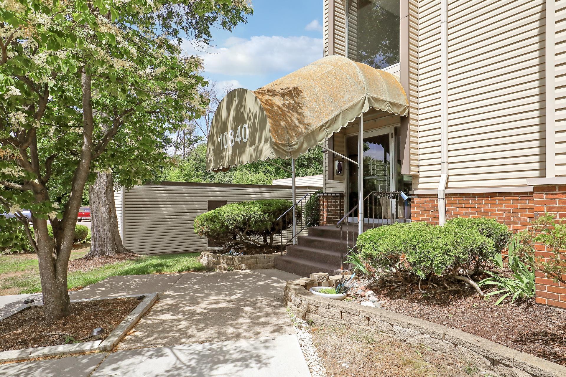 10840 Rockford Road 212