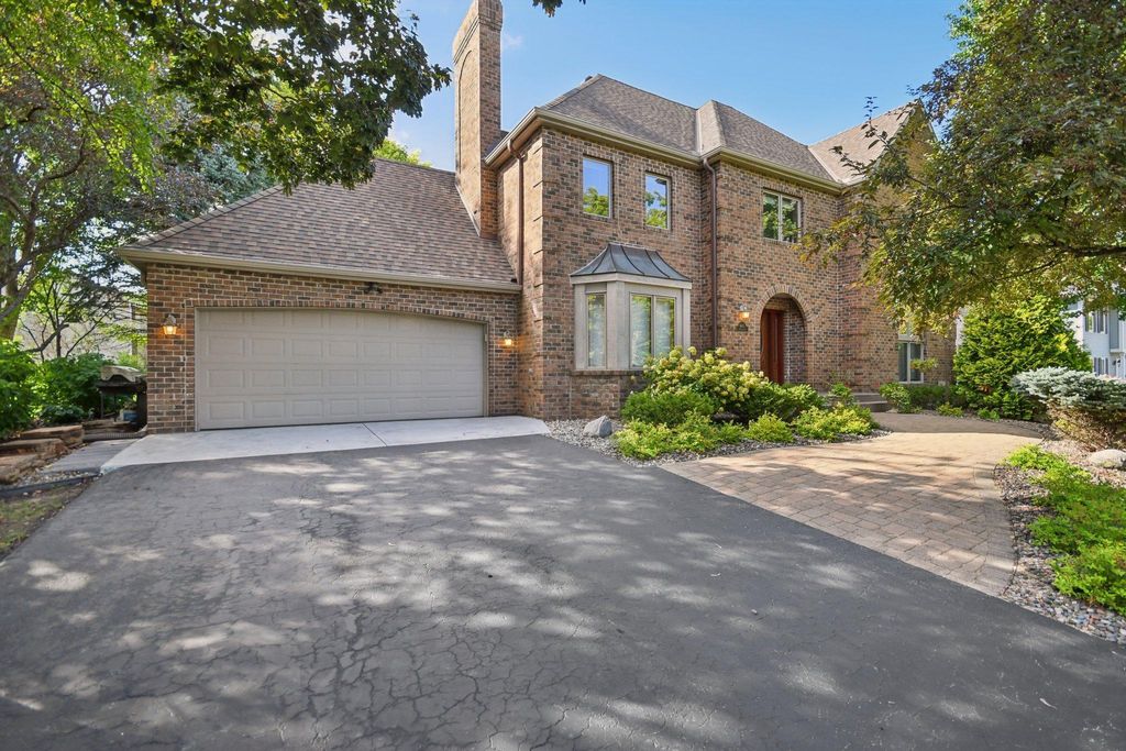 Photo of 4615 Juneau Lane N, Plymouth, MN 55446 (MLS # 7043053)