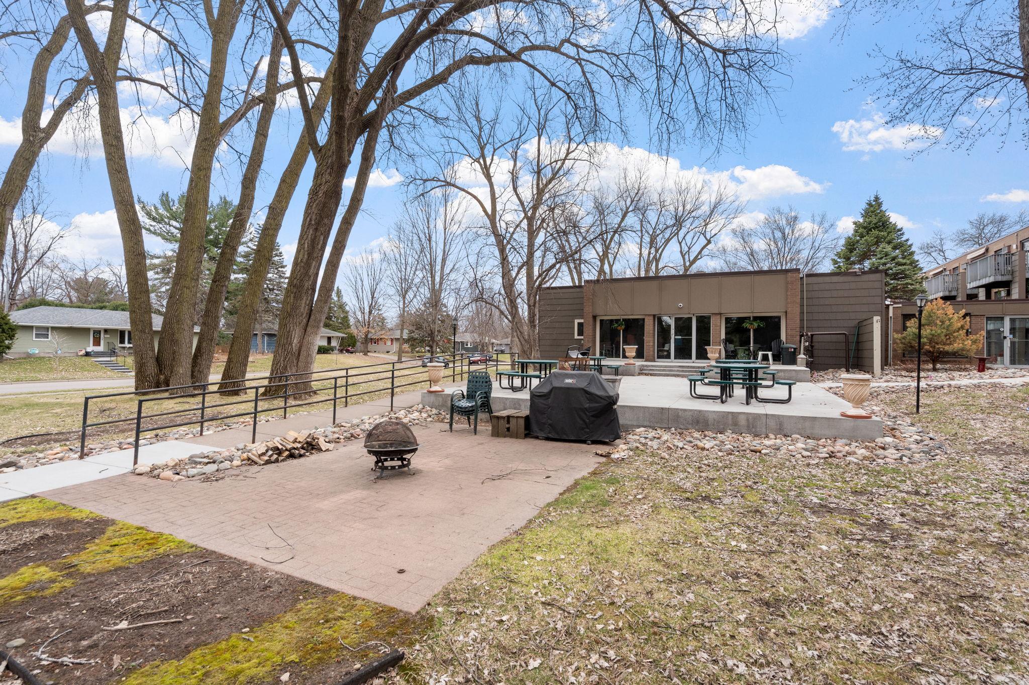 2800 Hamline Avenue N 329