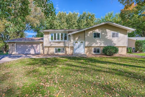 913 Harriet Avenue Shoreview MN 55126