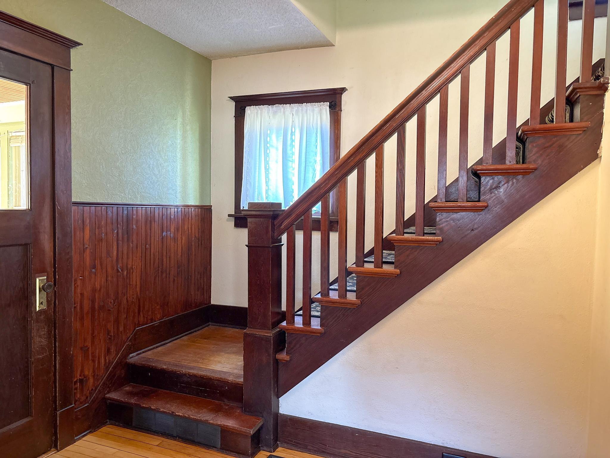 304 W Main Avenue