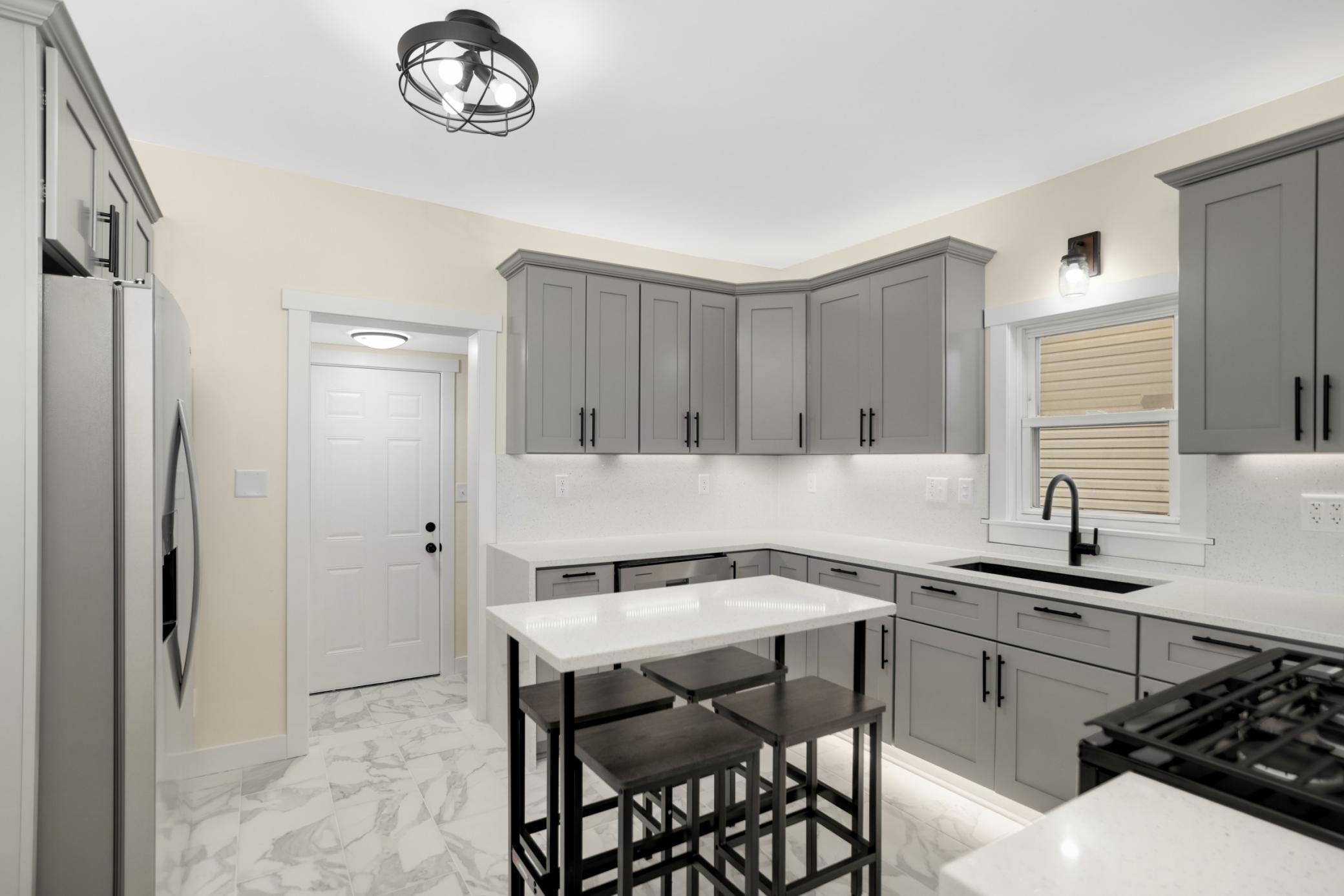 773 Hawthorne Avenue E