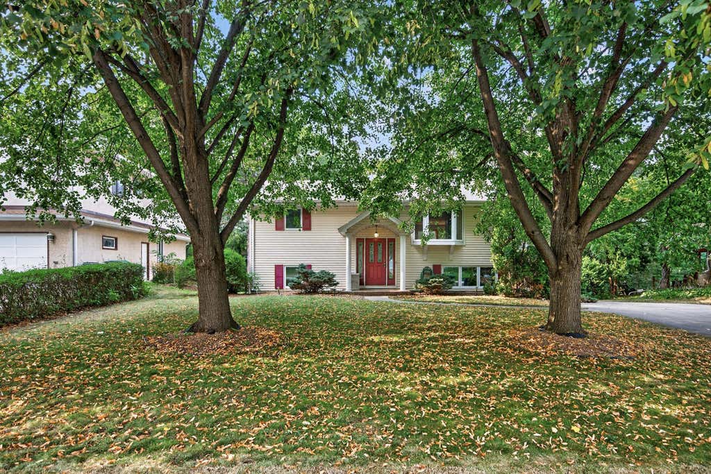 Photo of 2200 Mounds Avenue, New Brighton, MN 55112 (MLS # 7132998)