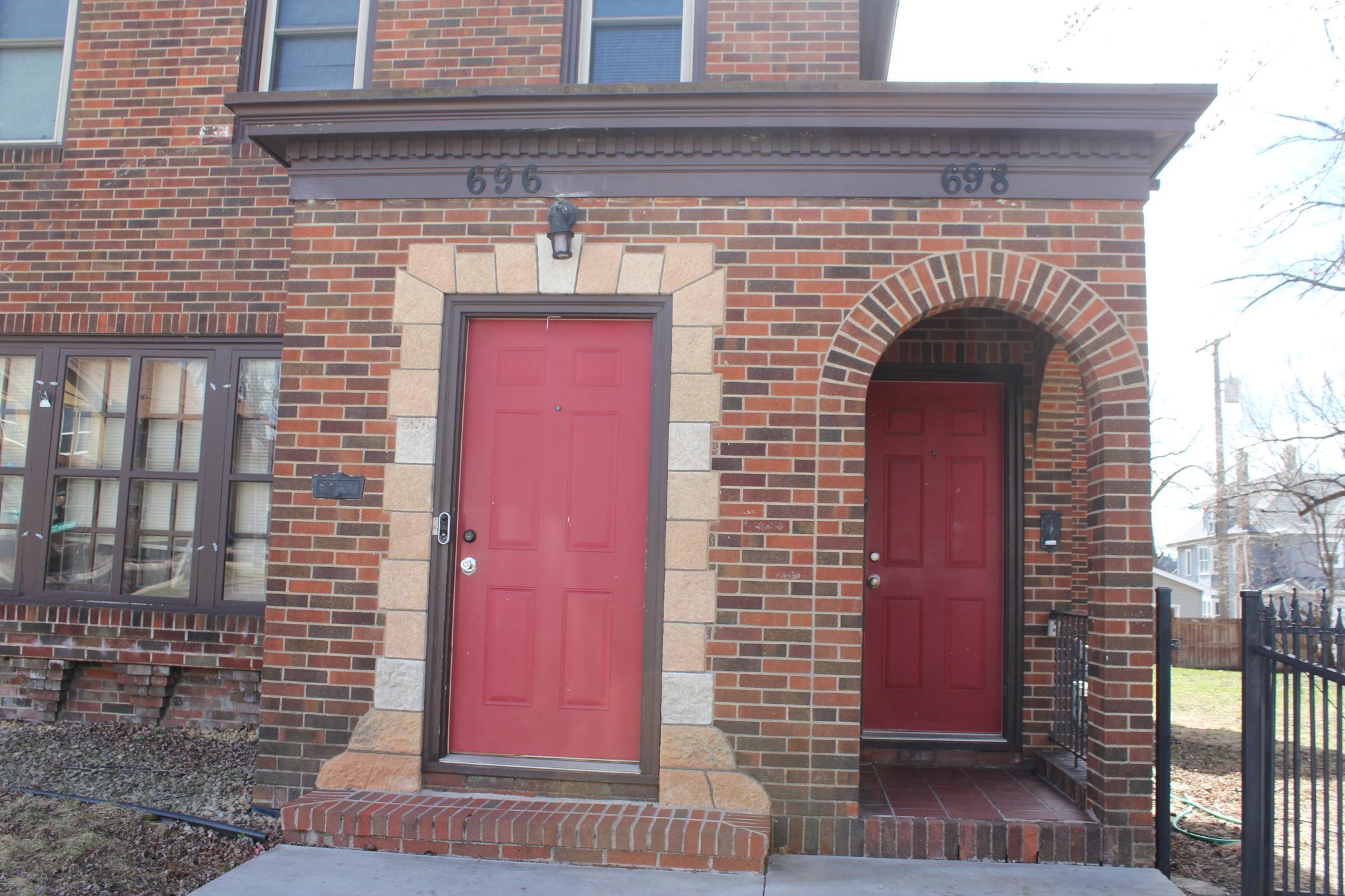 696 Hawthorne Avenue E