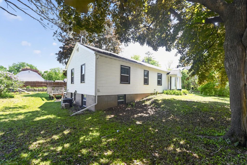 Photo of 259 20th Avenue S, South Saint Paul, MN 55075 (MLS # 7080050)