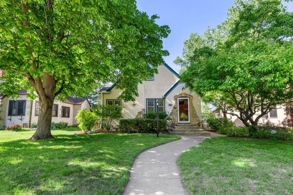 Photo of 2708 Victory Memorial Drive, Minneapolis, MN 55412 (MLS # 7080072)