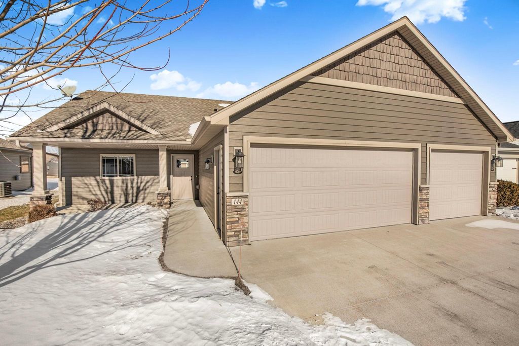 Photo of 144 Glenview Loop, Saint Cloud, MN 56303 (MLS # 7014200)