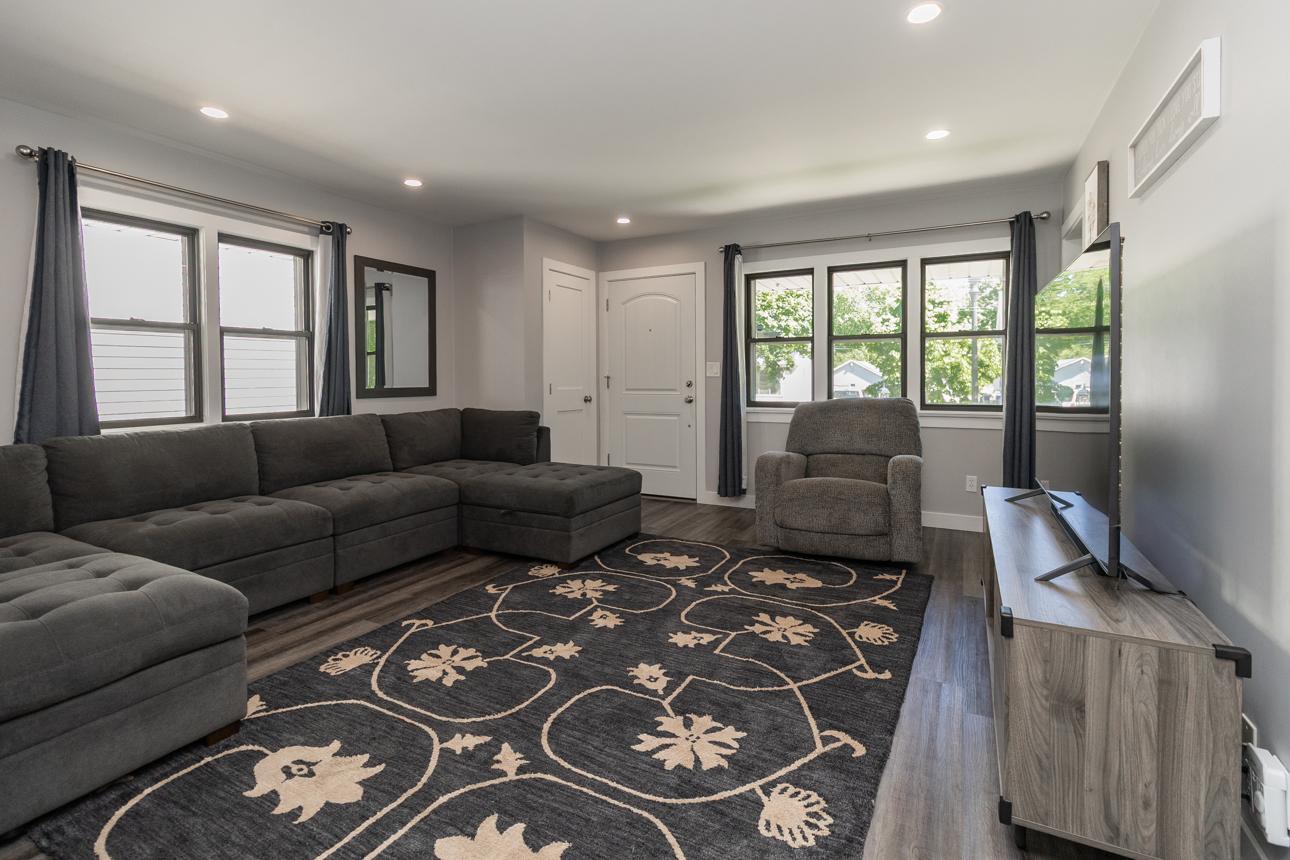 1224 6th Street E