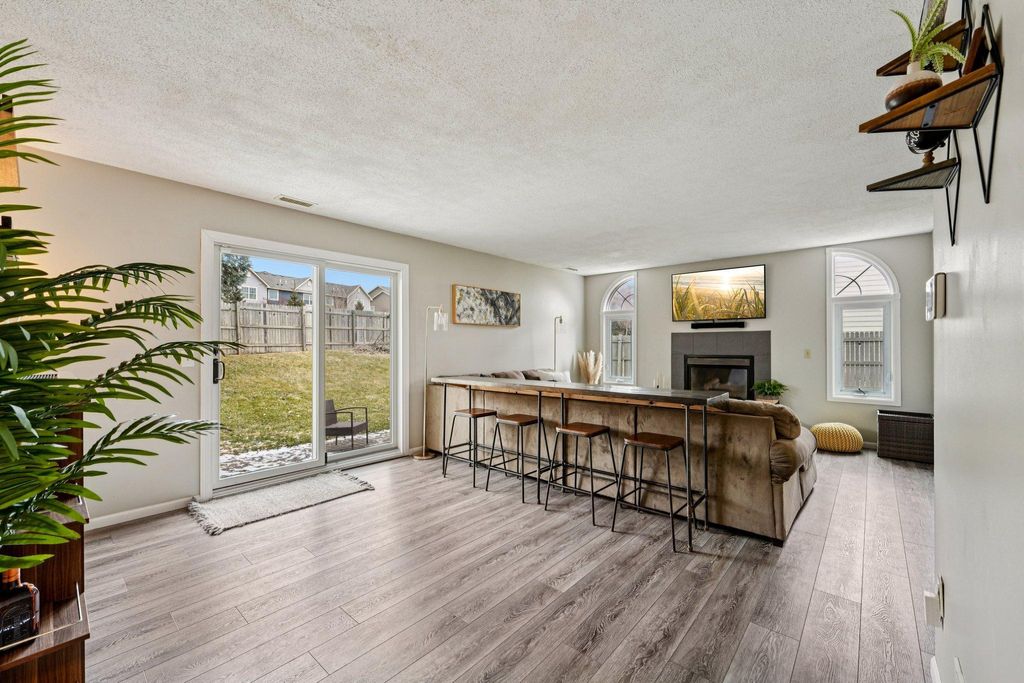 Photo of 1208 Parkwood Court, Burnsville, MN 55337 (MLS # 7037042)