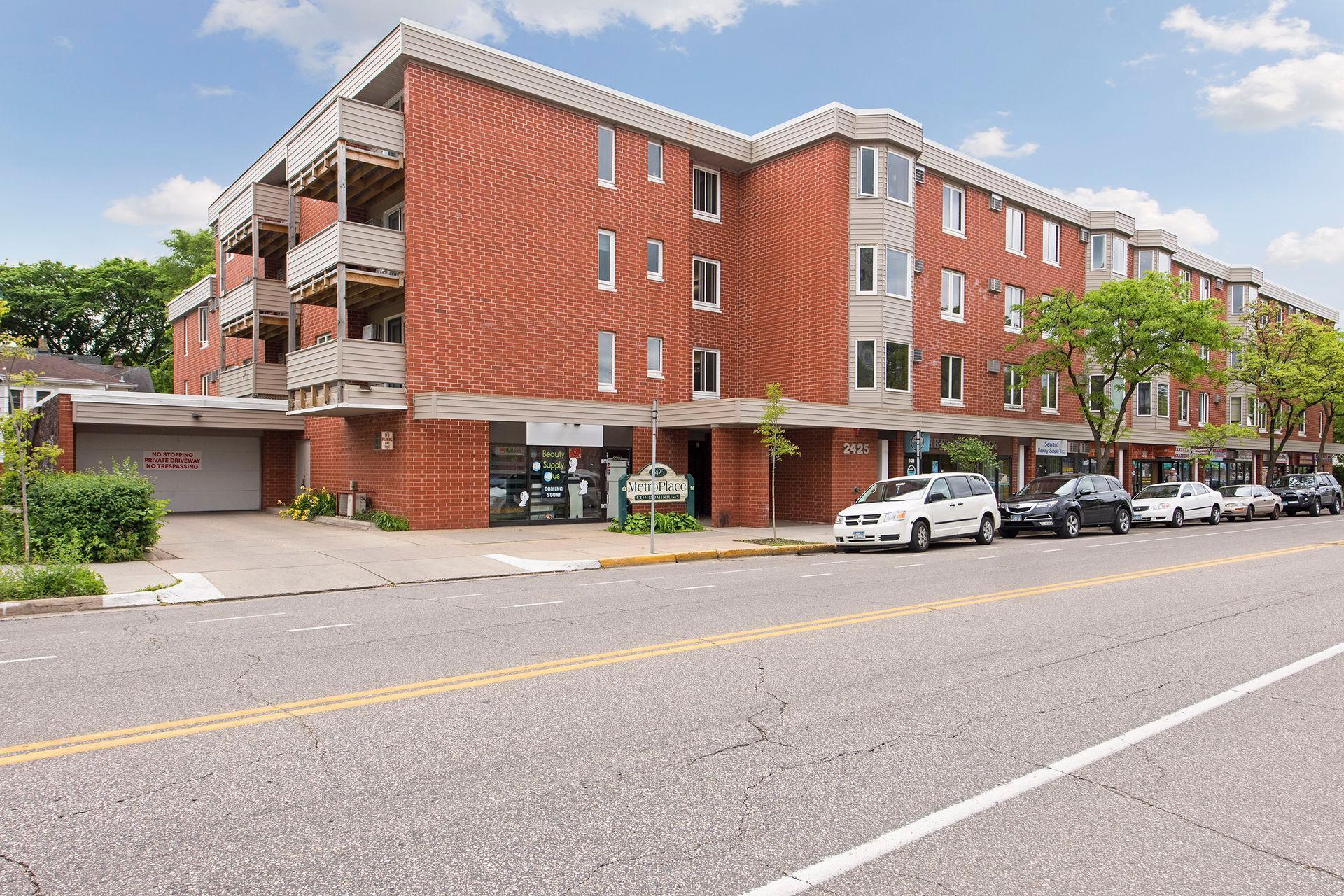 2425 E Franklin Avenue 209