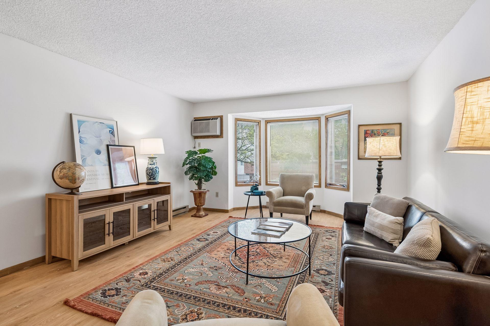 2425 E Franklin Avenue 209