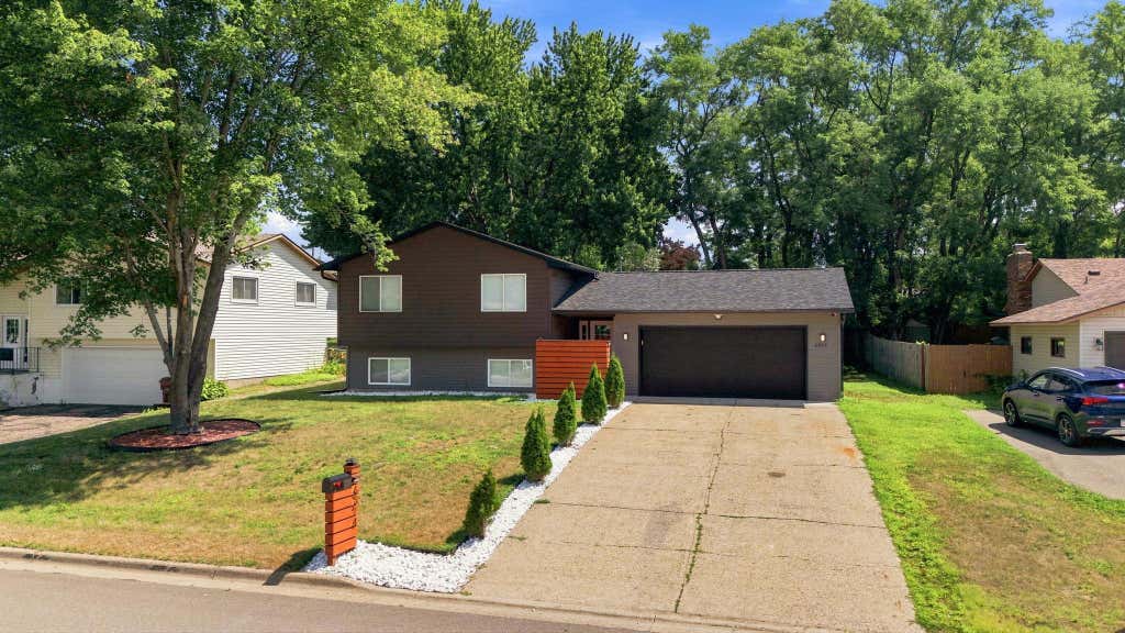 Photo of 6374 Dawn Way, Inver Grove Heights, MN 55076 (MLS # 7120973)