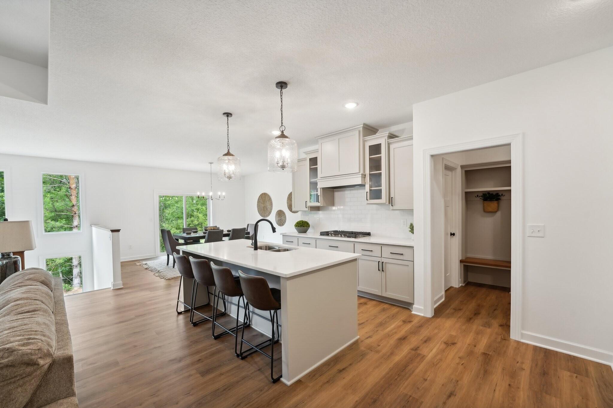 5033 Colonial Court