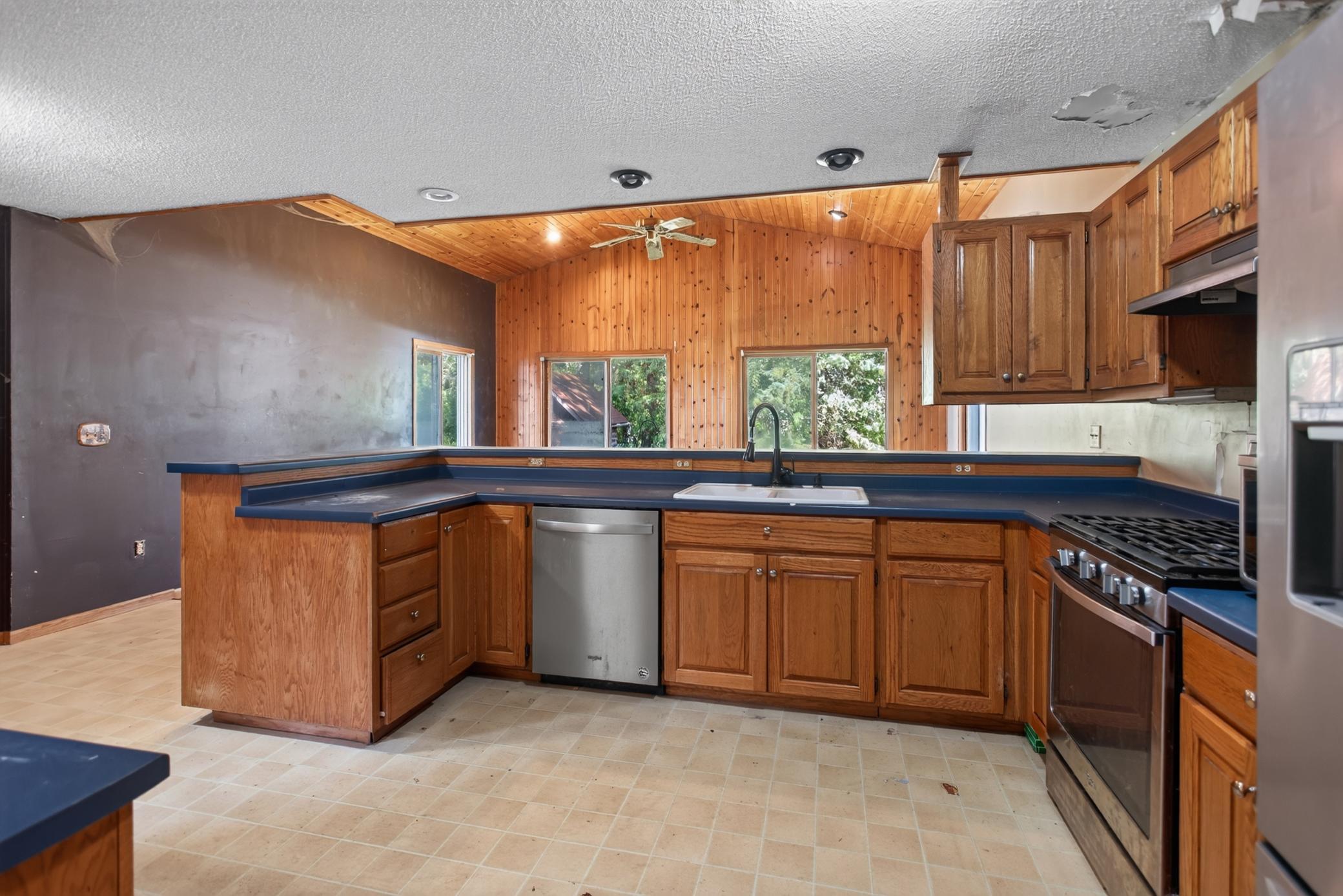 1699 Oakwood Drive