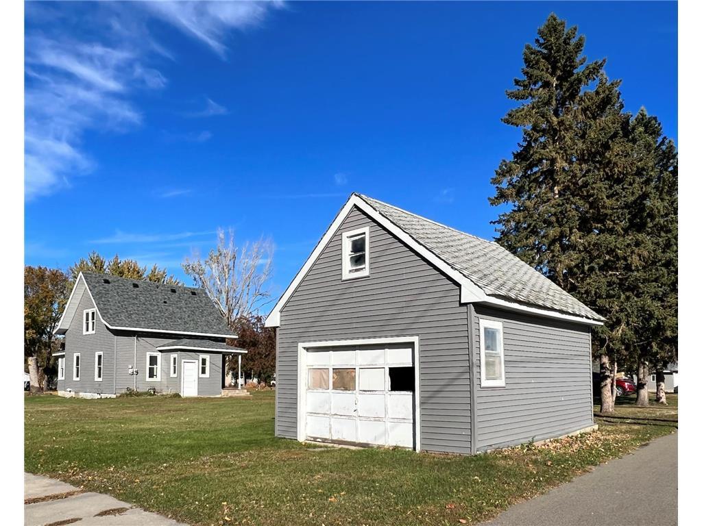 Photo of 103 E 4th Street, Cyrus, MN 56323 (MLS # 7163438)