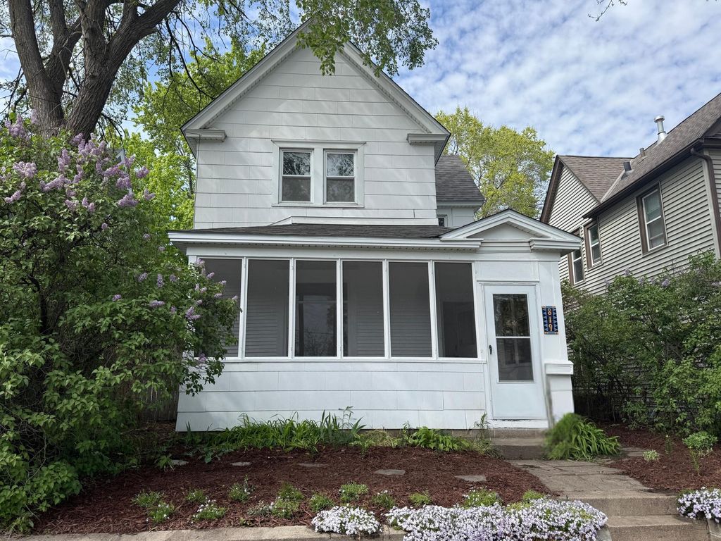 Photo of 819 26th Avenue NE, Minneapolis, MN 55418 (MLS # 7069615)