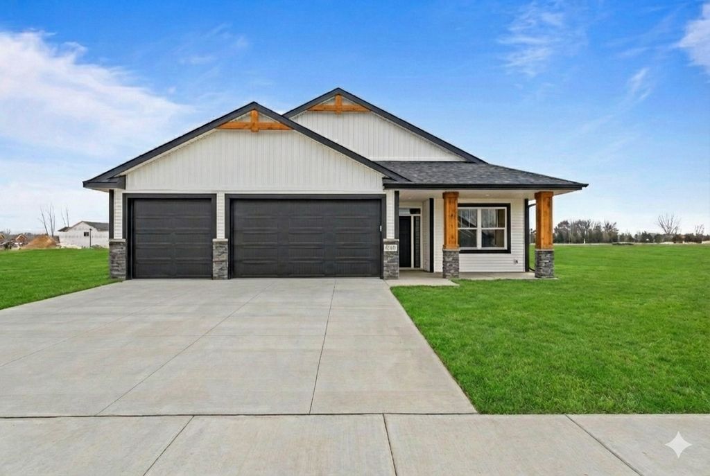 Photo of 704 7th Avenue NE, Isanti, MN 55040 (MLS # 7062251)