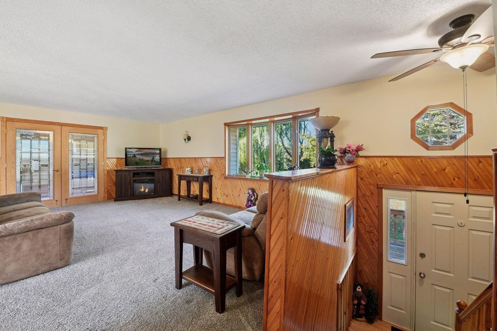 Photo of 2724 Highway 25 SE, Buffalo, MN 55313 (MLS # 7042799)