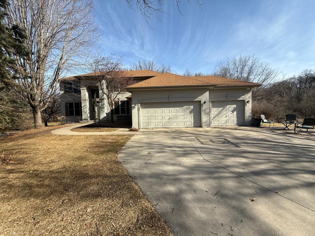 Photo of 7483 Moccasin Trail, Chanhassen, MN 55317 (MLS # 6816422)