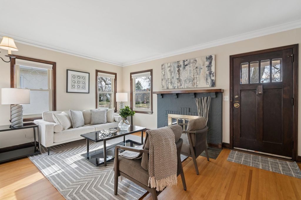 Photo of 3929 Ewing Avenue S, Minneapolis, MN 55410 (MLS # 7015430)