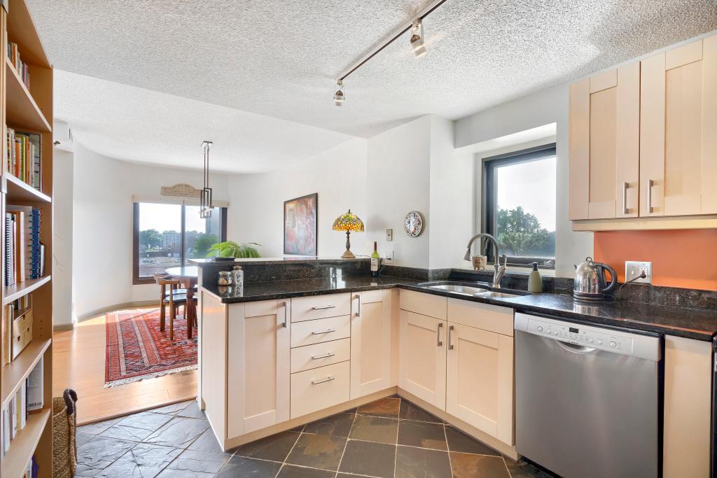 3145 Dean Court 505