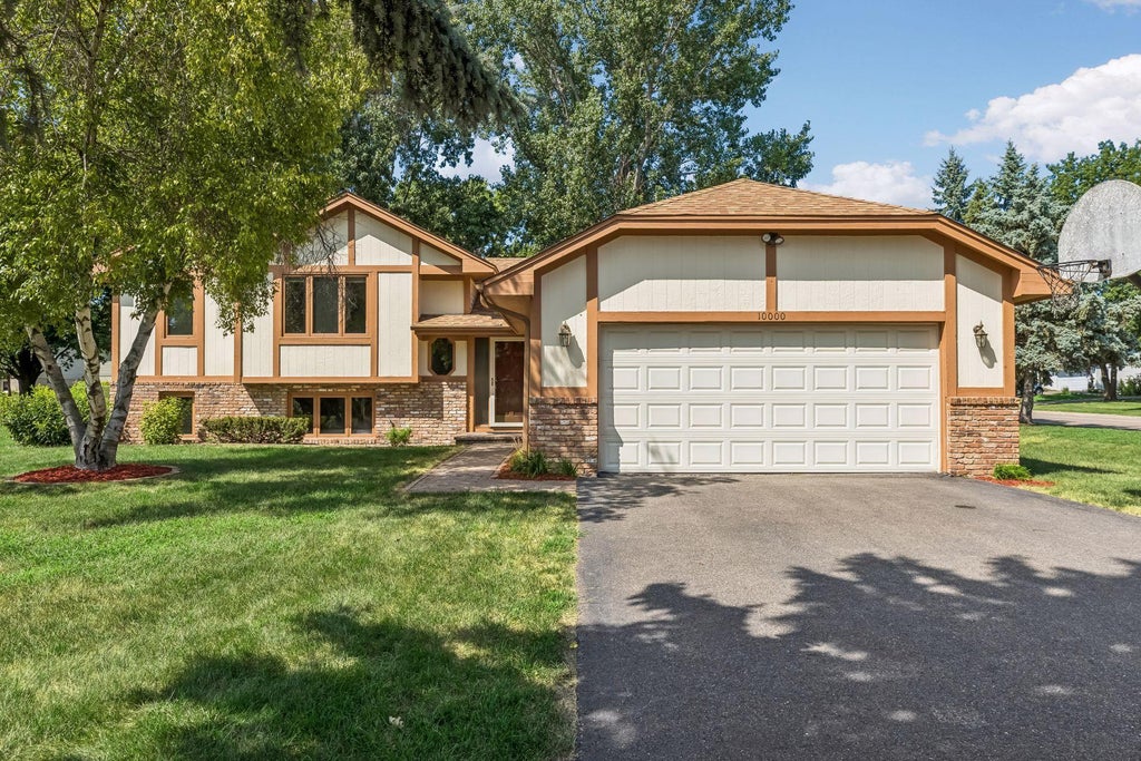 Photo of 10000 31st Avenue N, Plymouth, MN 55441 (MLS # 7123362)