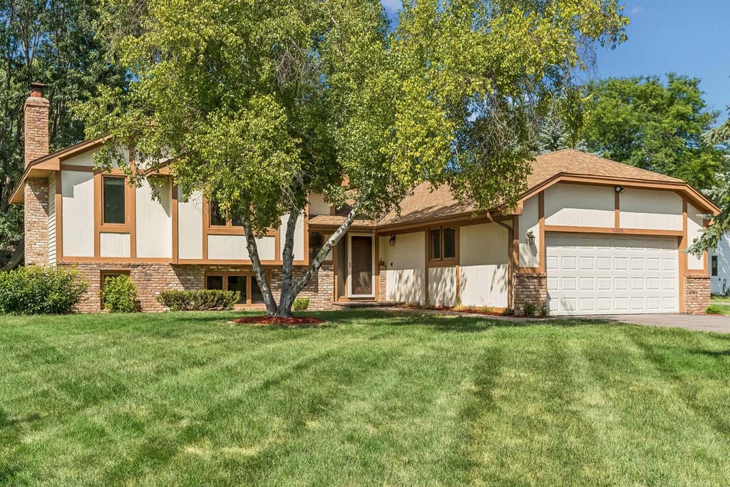 Photo of 10000 31st Avenue N, Plymouth, MN 55441 (MLS # 7123362)