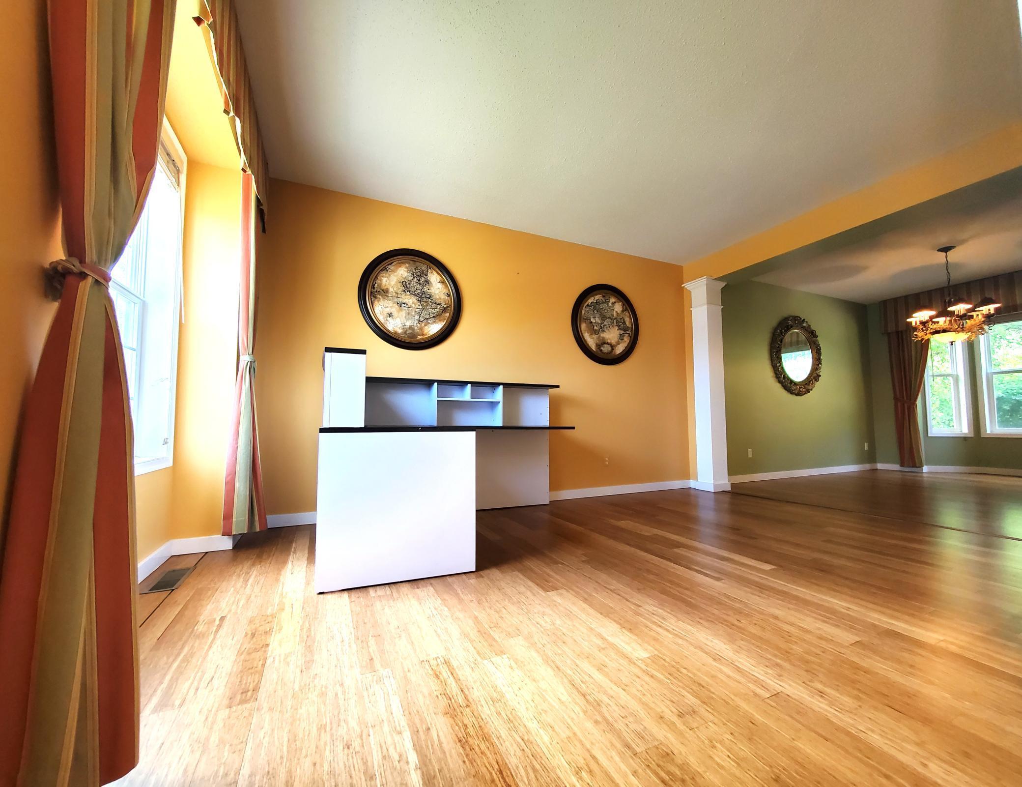 4103 Oakbrooke Curve