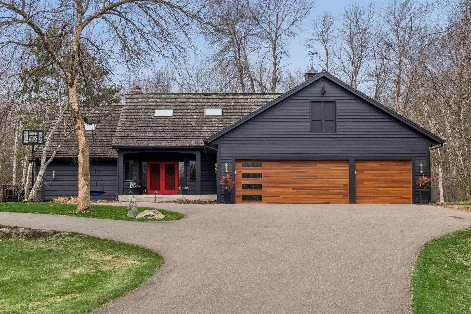 1815 Meadowwoods Trail