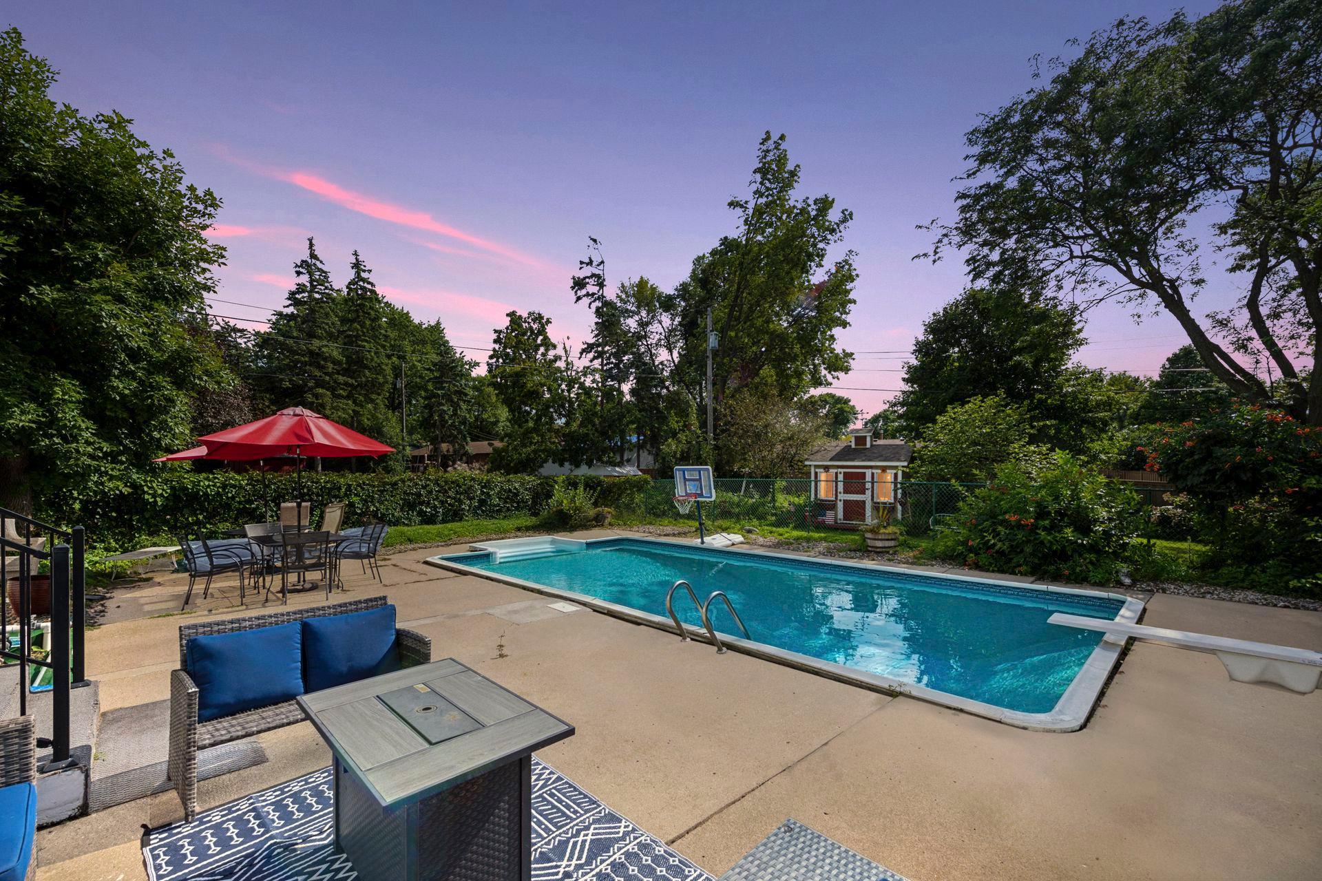 725 W 1st Street