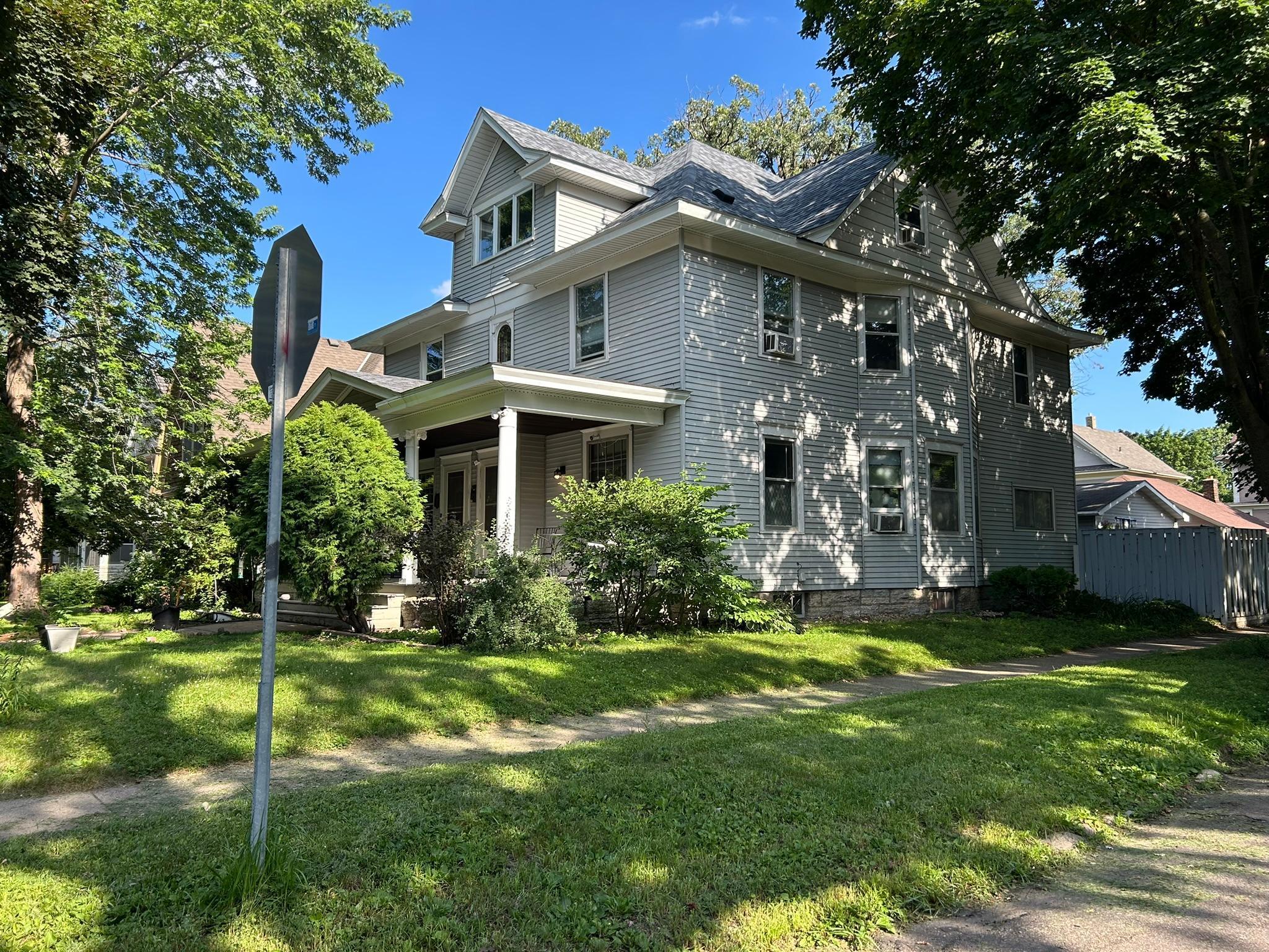 1636 Minnehaha Avenue W