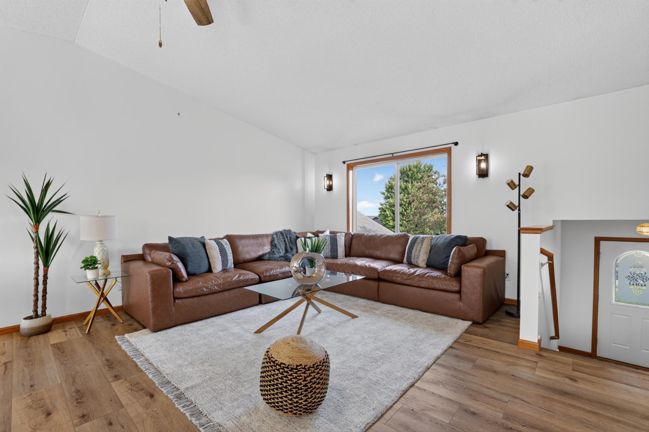 5852 Excalibur Court NW
