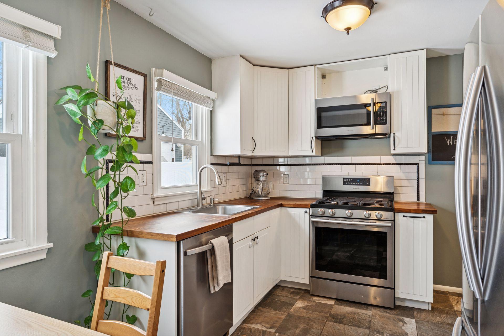 2713 Brunswick Avenue S