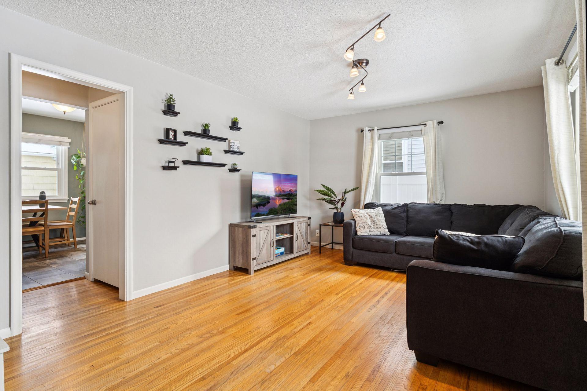 2713 Brunswick Avenue S