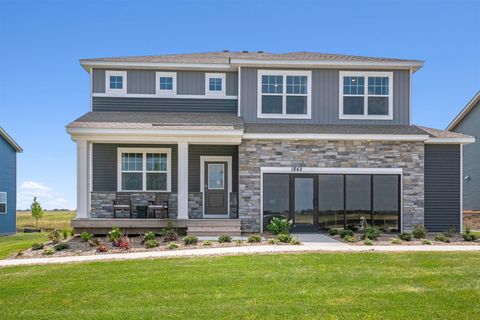1842 Rainier Drive Shakopee MN 55379