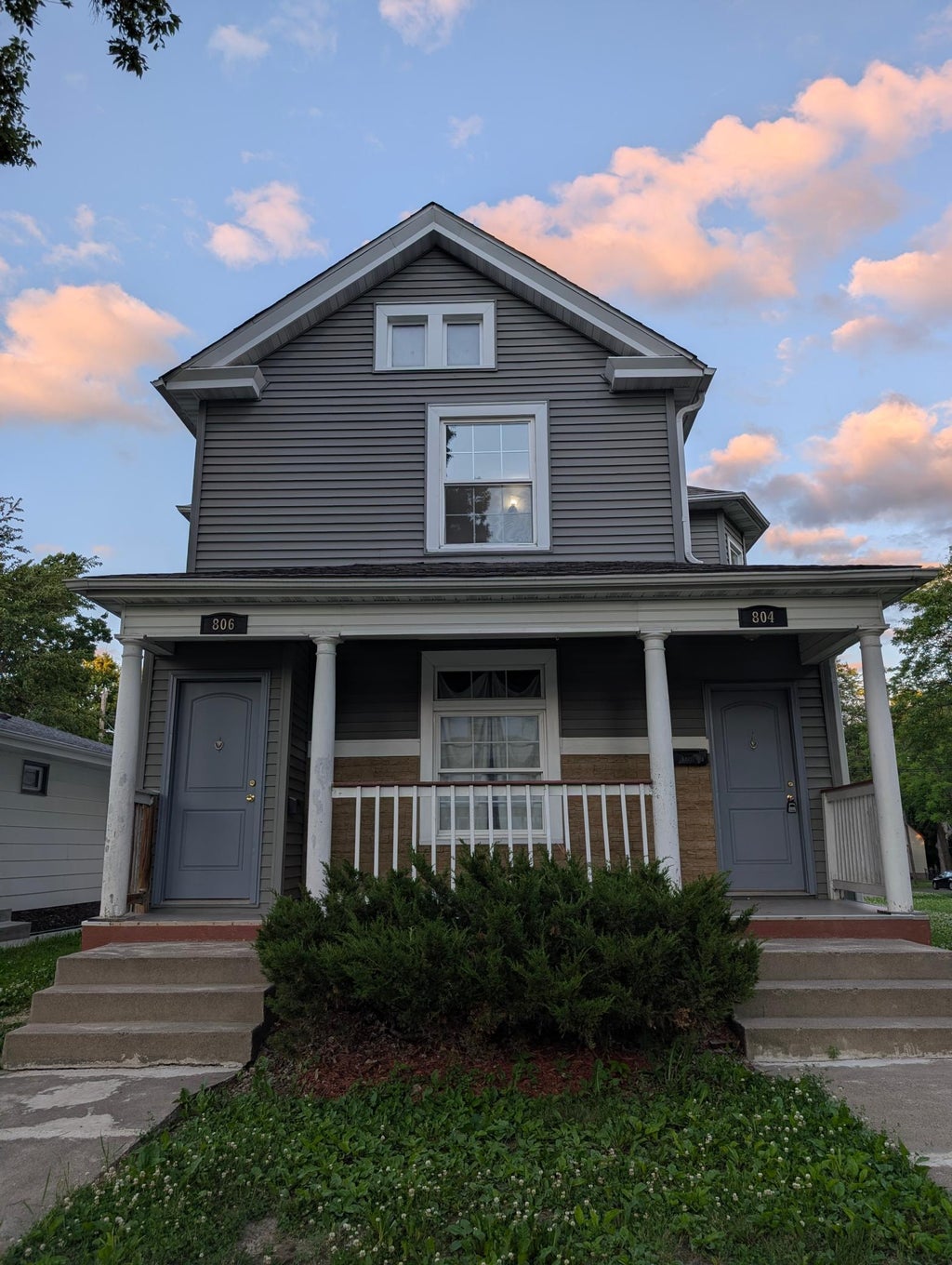 Photo of 804 Oliver Avenue N, Minneapolis, MN 55411 (MLS # 7123726)