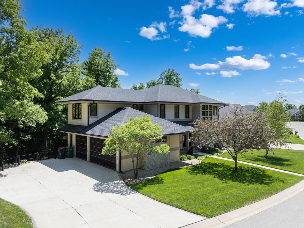 Photo of 2422 Salem Heights Lane SW, Rochester, MN 55902 (MLS # 7074930)