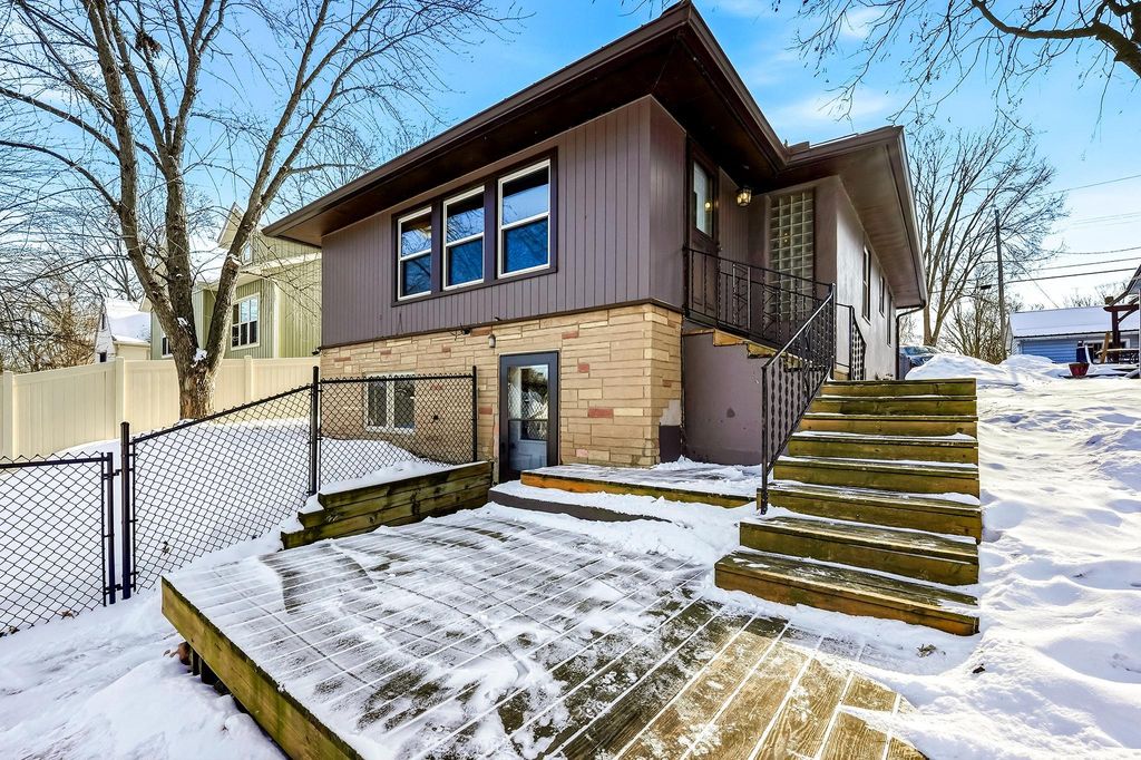 Photo of 1411 Woodland Avenue, Eau Claire, WI 54701 (MLS # 7007523)