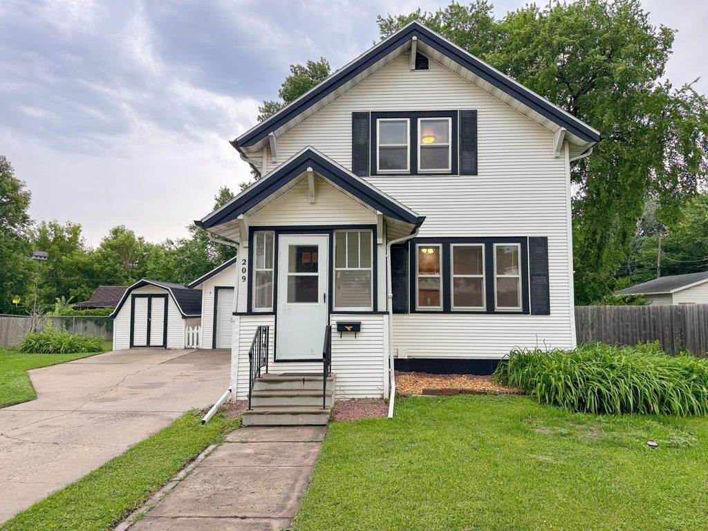 Photo of 209 11th Street N, Moorhead, MN 56560 (MLS # 7101559)