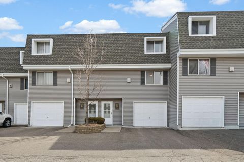 418 Dorland Place Maplewood MN 55119