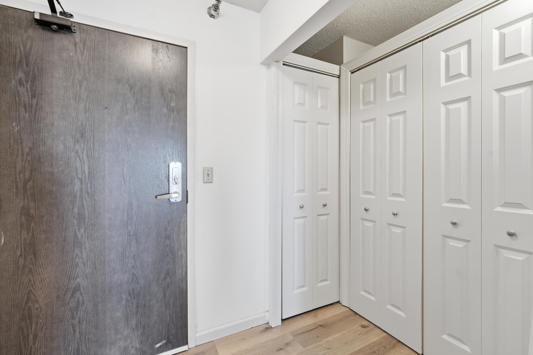 78 10th Street E 2807