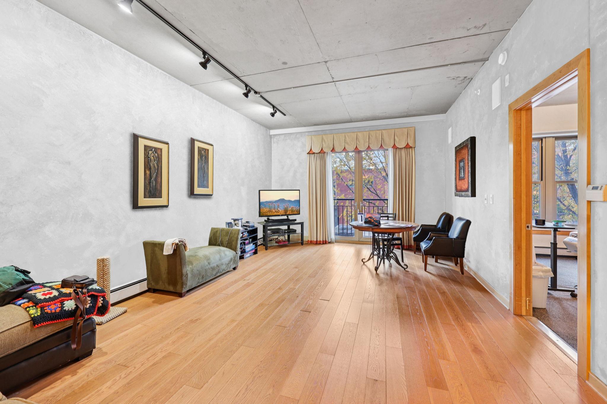 212 1st Street N 202