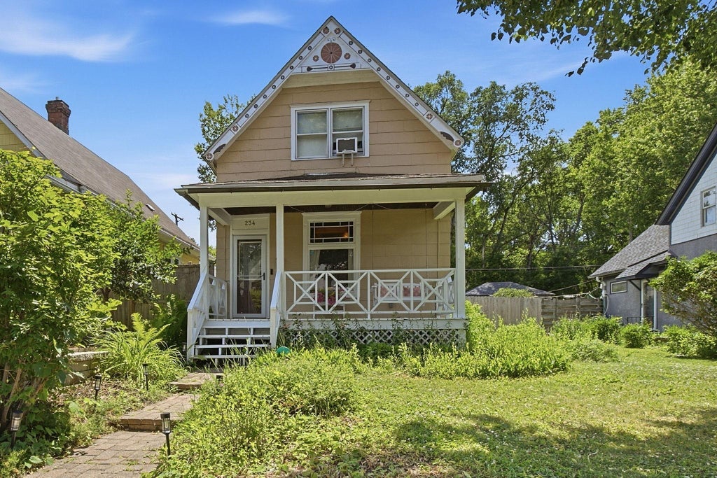 Photo of 234 Sidney Street E, West Saint Paul, MN 55107 (MLS # 7099405)