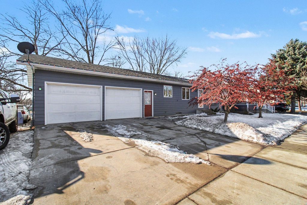 Photo of 239 W Minnesota Street, Le Center, MN 56057 (MLS # 7018607)