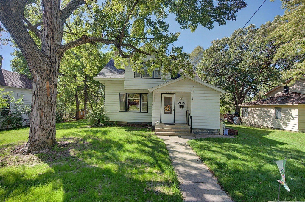 Photo of 209 4th Avenue S, Sauk Rapids, MN 56379 (MLS # 7151877)