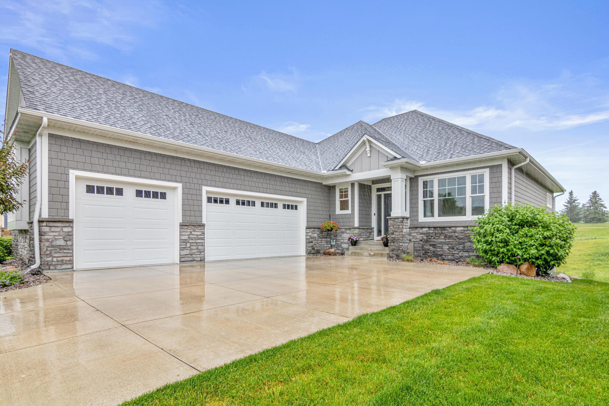 1972 Annika Drive N