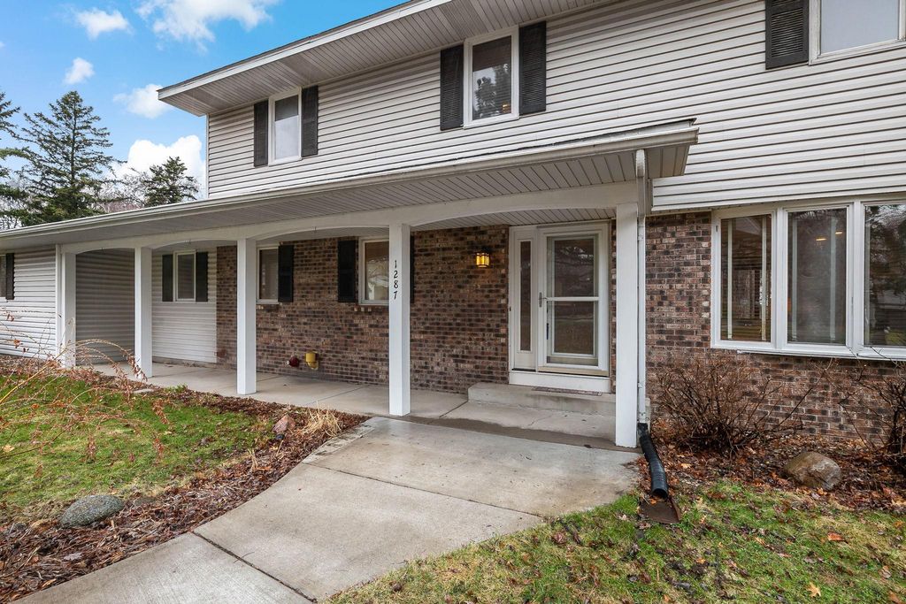 Photo of 1287 Nursery Hill Lane, Arden Hills, MN 55112 (MLS # 7048284)