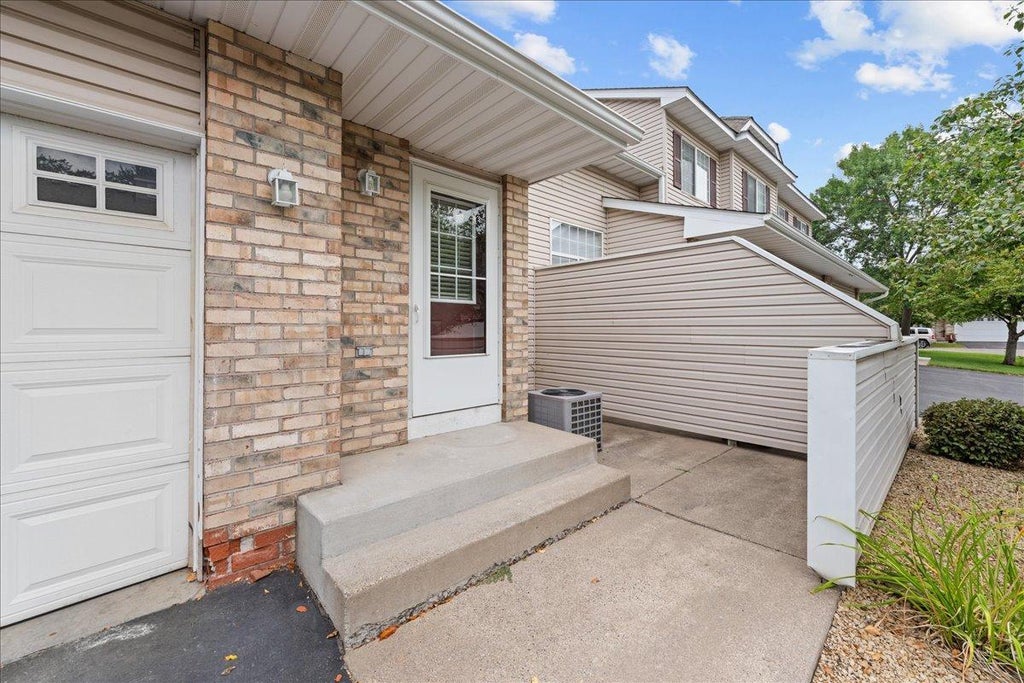 Photo of 617 Grandview Way, Hudson, WI 54016 (MLS # 7140542)